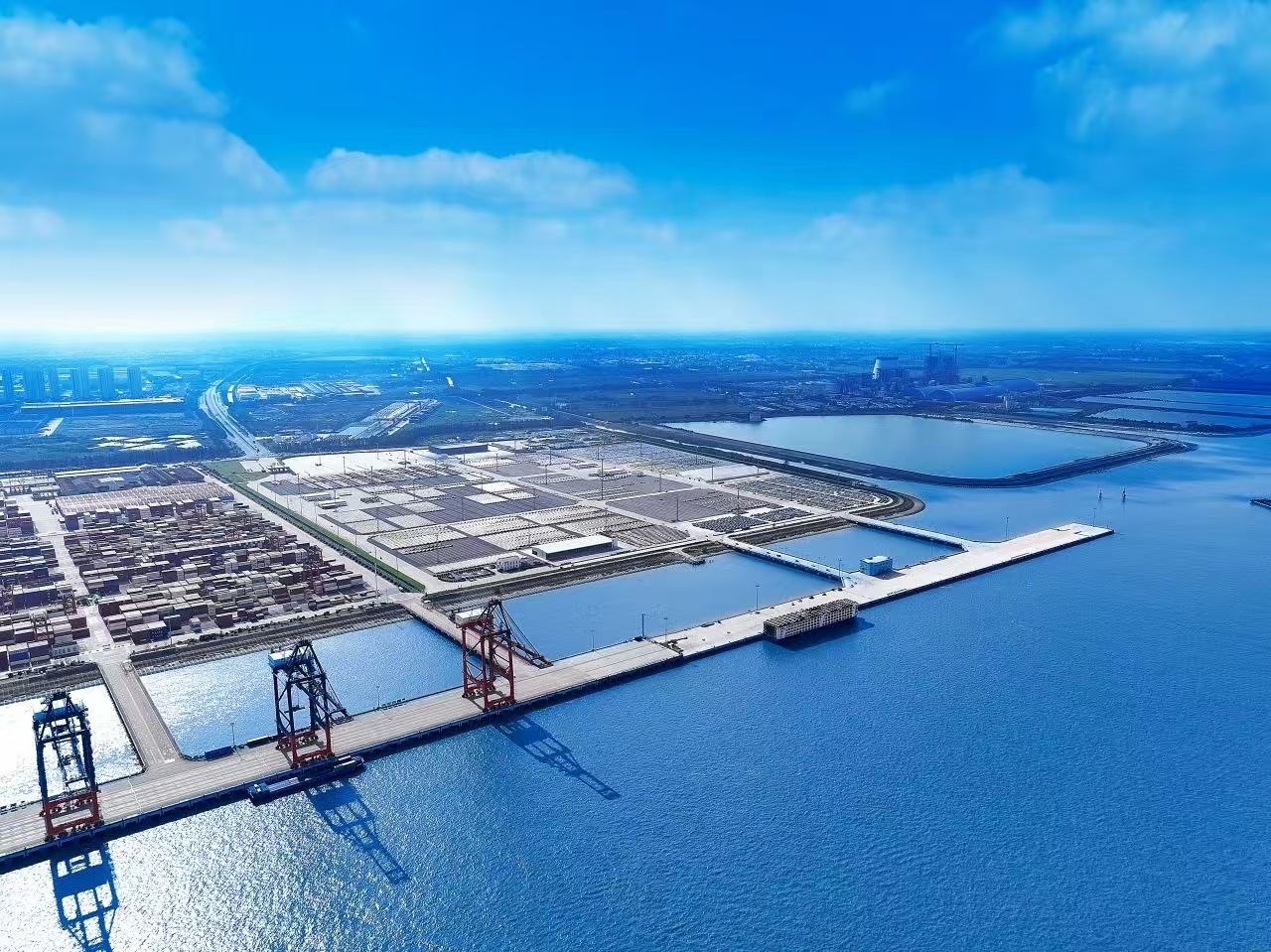 启发出海新通道 | 长江干线最大汽车滚装船埠——海通太仓汽车船埠开港
